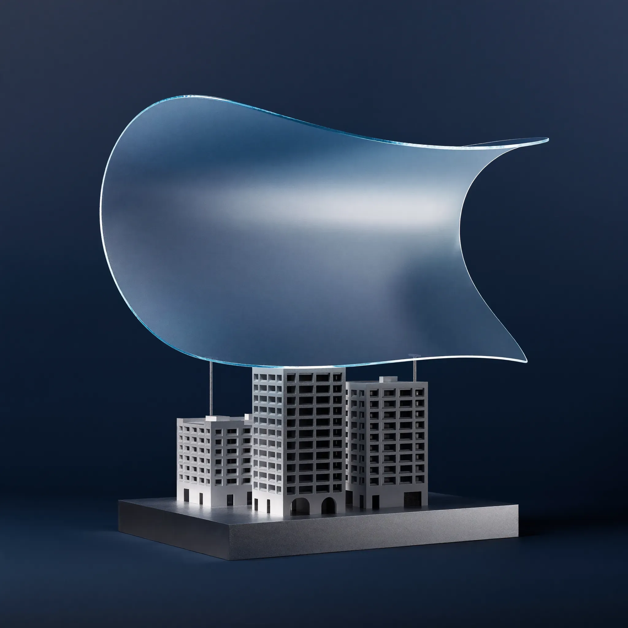 Escudo de vidro protegendo torres residenciais em miniatura, símbolo do Semog Garante